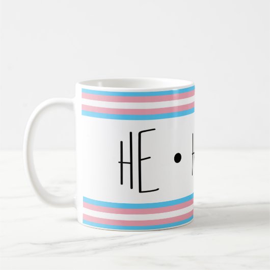 Lui/Lui/Ses Pronononounes Mug Café Transgenre (Gauche)
