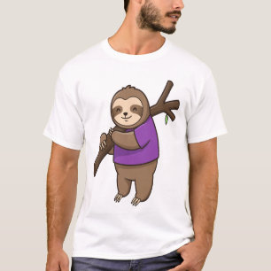 Luiaard die tak van boom omhelst en paars draagt t-shirt