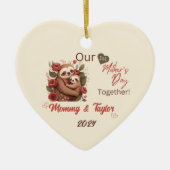 Luiaard en baby, Onze Eerste Moederdag Samen Keramisch Ornament (Voorkant)