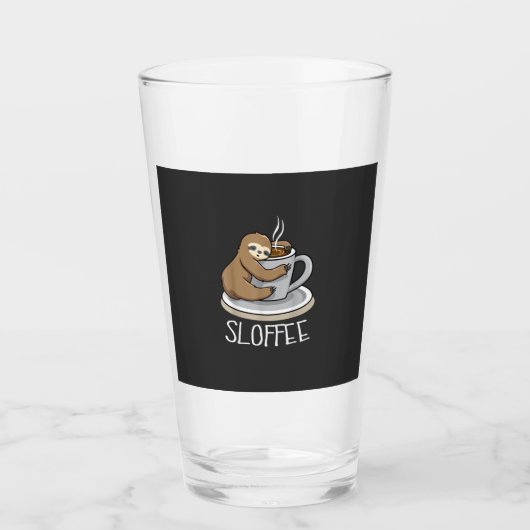 Luiaard slaapt bij kopje koffie Funny Sloth Sloffe Glas (Voorkant)