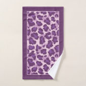 Luipaard print en monogram in paarse tinten bad handdoek (Handdoek)