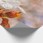 Luitende Sakura-ventilator op zonnige dag Cadeaupapier (Hoek)