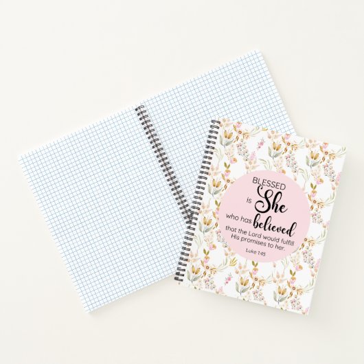 Lukas 1:45 Gezegend is zij Waterverf Roze Bloem Notitieboek (Binnen)