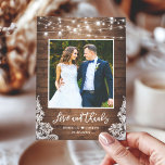 Lumières de bois rustique Mariage Merci photo<br><div class="desc">Rustic Wood Twinkle Lights Mariage Photo Carte de remerciements. Pour plus de personnalisation,  cliquez sur le lien "customiser plus" et utilisez notre outil de conception pour modifier ce modèle.</div>