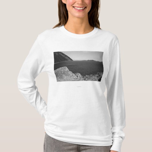 Lummi Island, WA - Uitzicht van Lummi Rocks T-shirt (Voorkant)