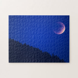 Lunar Eclipse over bos Zug, Zwitserland Legpuzzel