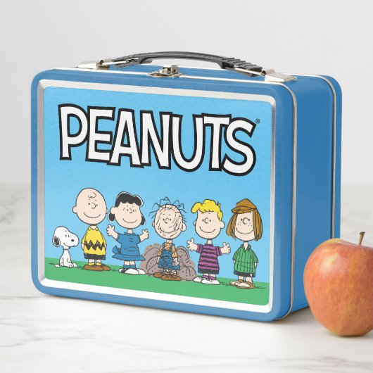 Lunch Box Arachides amis dans une rangée (En situation)