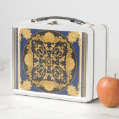 Lunch Box Bandana Print : Black Blue Gold. (En situation)
