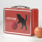 Lunch Box Black Silhouette Kitty, with red wool Ball (En situation)
