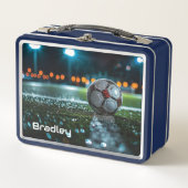 Lunch Box Boule de soccer sur le terrain humide vide (Devant)