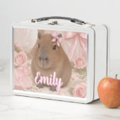 Lunch Box coquette capybara noeud rose (En situation)