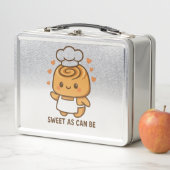 Lunch Box "Cute Cinnamon Roll Chef - Kawaii Baking Design" (En situation)