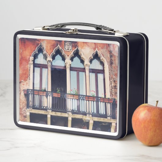 Lunch Box Destinations | Bâtiment rustique de Venise (En situation)