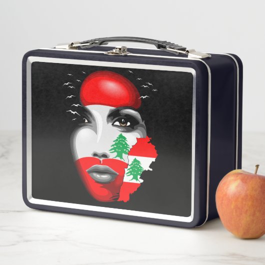 Lunch Box Drapeau et carte du Liban sur le visage de la fill (En situation)