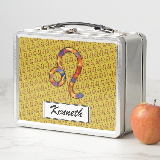 Lunch Box Élément du symbole Leo Zodiac par Kenneth Yoncich (En situation)