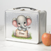 Lunch Box Éléphant de bébé mignon tenant un panneau de nom (En situation)