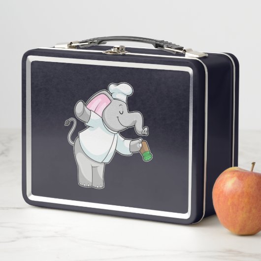 Lunch Box Elephant en chef avec shaker de sel (En situation)