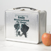 Lunch Box Facilement Distrait Par Les Chiens (En situation)