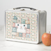 Lunch Box Fausse Maison de Chat au Patchwork Pastel (En situation)