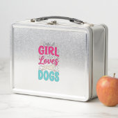Lunch Box Fille aime les chiens Typographie de gravure vinta (En situation)