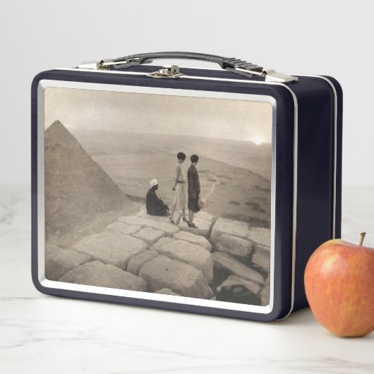 Lunch Box Flapper Girls Sunrise Khufu Pyramid, Égypte 1920 (En situation)