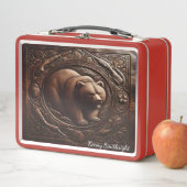 Lunch Box Grizzly rugissant : Force gravée en cuir (En situation)