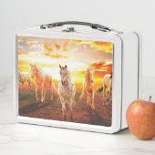Lunch Box Horses at sunset throw pillow (En situation)