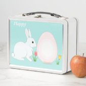 Lunch Box Joyeux lapin, oeuf et fleurs sur bleu clair (En situation)