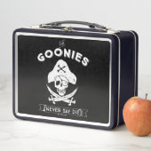 Lunch Box Les Goonies "Ne jamais dire mourir" Pirate Badge (En situation)