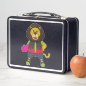 Lunch Box Lion as skater with skateboard (En situation)