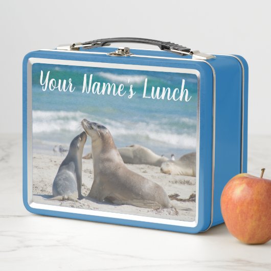 Lunch Box Lion de mer australien et bébé sur la plage (En situation)