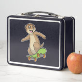 Lunch Box Meerkat comme Patineur avec Skateboard (En situation)