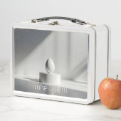 Lunch Box Minimalistisches Osterei auf modernem Podest (En situation)