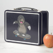 Lunch Box Mole en skate avec skateboard (En situation)