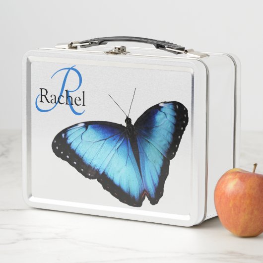 Lunch Box Monogramme de papillon bleu (En situation)
