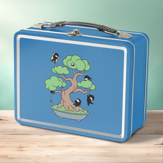 Lunch Box Ninjas minuscules dans l'arbre Bonsai en bleu