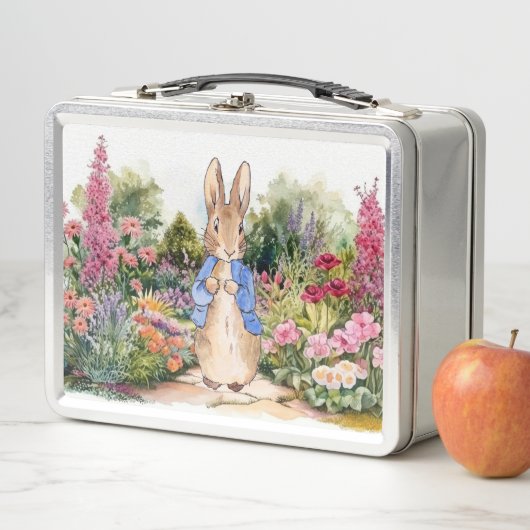 Lunch Box Pierre le lapin dans son jardin (En situation)