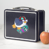 Lunch Box Pingouin en patinage avec skateboard (En situation)