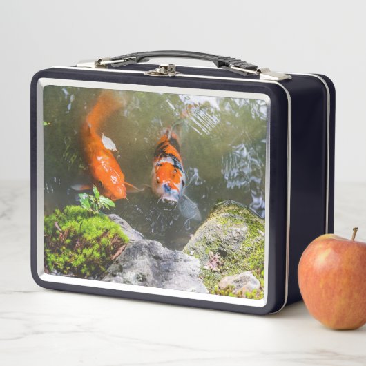 Lunch Box Poisson Koi dans un étang (En situation)