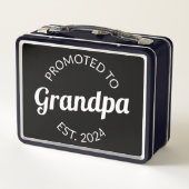 Lunch Box Promu À Grand-Père Est. 2024 I (Dos)
