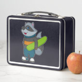 Lunch Box Racoon as Snowboarder avec snowboard (En situation)