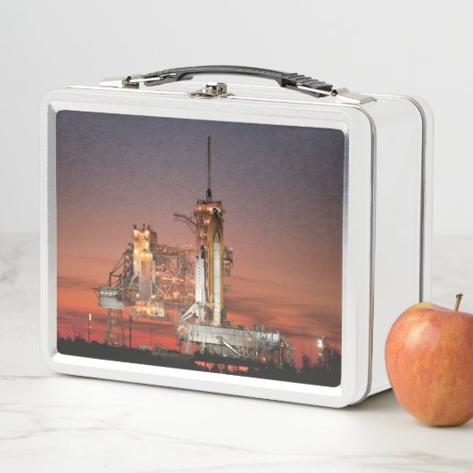 Lunch Box Red Sky for Space Shuttle Atlantis Launch (En situation)
