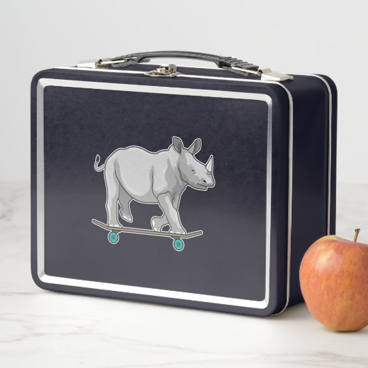 Lunch Box Rhino en patinage avec skateboard (En situation)