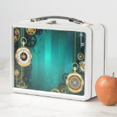 Lunch Box Veille bijoux Steampunk sur un Arrière - plan vert (En situation)