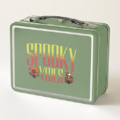 Lunch Box Vibes éffrayantes : Halloween Graphic Tee (Dos)