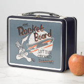 Lunch Box WILE E. COYOTE™ ACME Rocket Board (En situation)