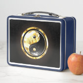 Lunch Box Yin Yang or sur noir (En situation)
