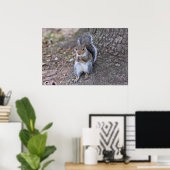 "Lunch with a Friend" Vrouw Squirrel Poster (Thuiskantoor)
