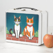 Lunchbox en métal de deux chats (En situation)
