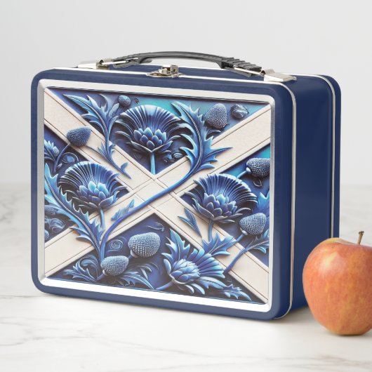 Lunchbox en métal inoxydable avec chardon écossais (En situation)